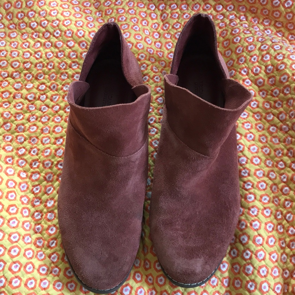 American eagle suede booties